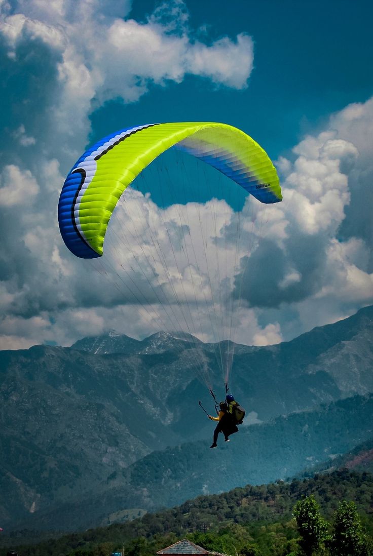 05. Paragliding